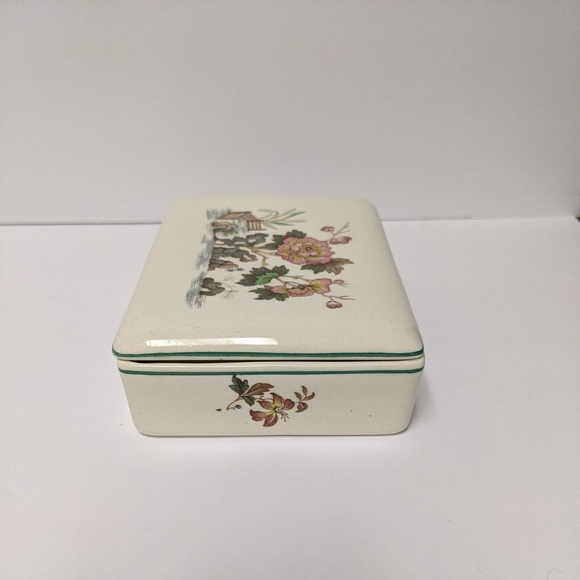 Wedgwood Eastern Flowers China Rectangular Trinket Dish 5" Made in England - Picture 2 of 8